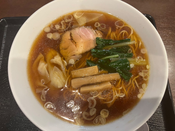 「ワンタンメン、固め」@中華 あづま軒の写真