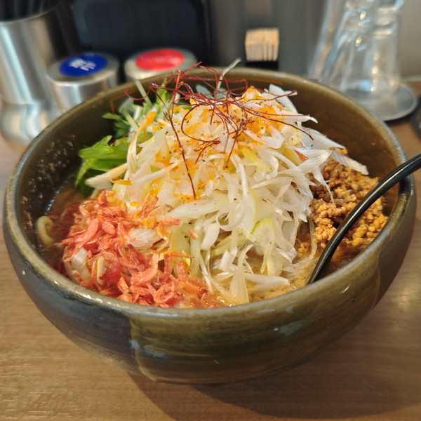 「濃厚胡麻みそ担々麺＋白髪ねぎ」@らーめんダイニング ど・みそ 八丁堀店の写真
