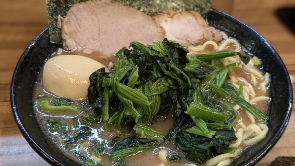 「ラーメン 味玉 れん草」@横浜家系らーめん 二代目 武道家の写真