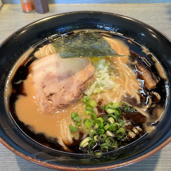 「黒真空蕎麦／バラ（980円）」@喜乃壺の写真