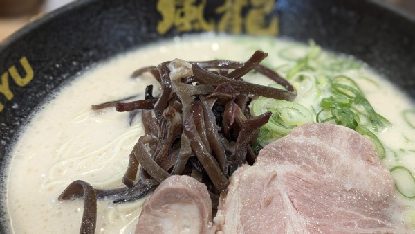 「ラーメン」@とんこつラーメン博多風龍 秋葉原総本店の写真