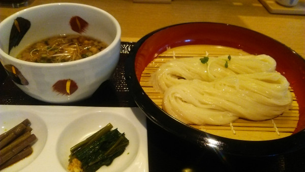 「冷牛スジ煮込せいろ 1000円」@最上 楽農園 稲庭うどん 山菜の写真