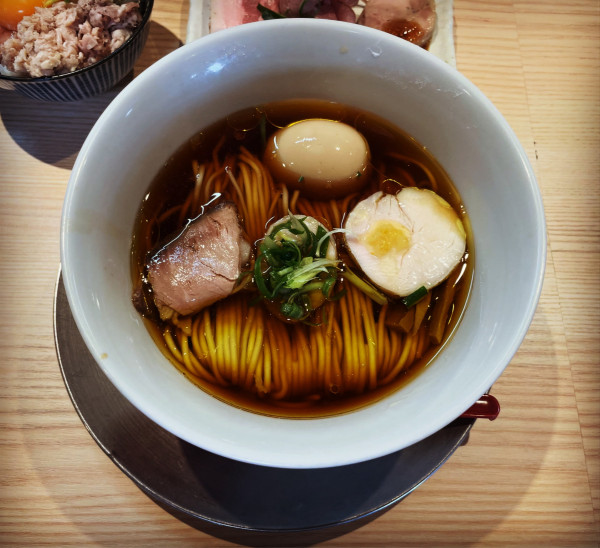 「特製中華そば」@麺道 麒麟児の写真