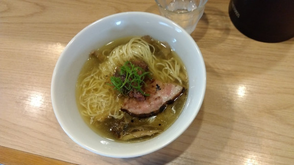 「和牛の頬肉と舞茸の塩ラーメン」@らーめんMAIKAGURAの写真