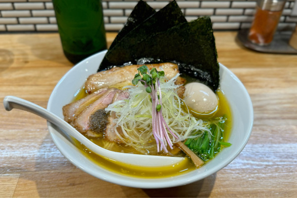 「塩中華ソバ全部入り（細麺）¥1500」@中華ソバ ビリケンの写真