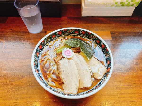 「醤油そば」@中華そば かなで 〜豚と節〜の写真