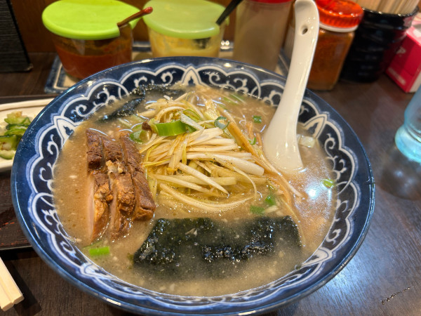 「ネギチャーシューメン」@がんこや かるがんラーメン 千代田本店の写真