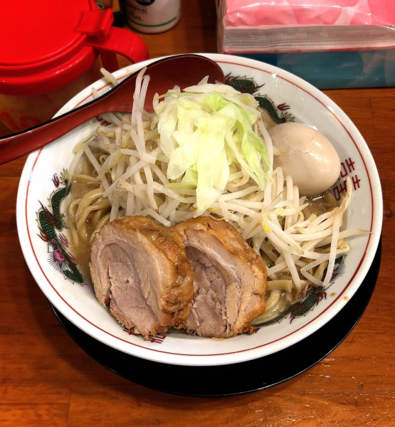 「プチらーめん＋半熟味玉」@らーめんぶっ豚 八王子店の写真