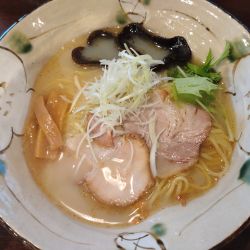 塩（麺大盛＋１３０円）＝１１１０円