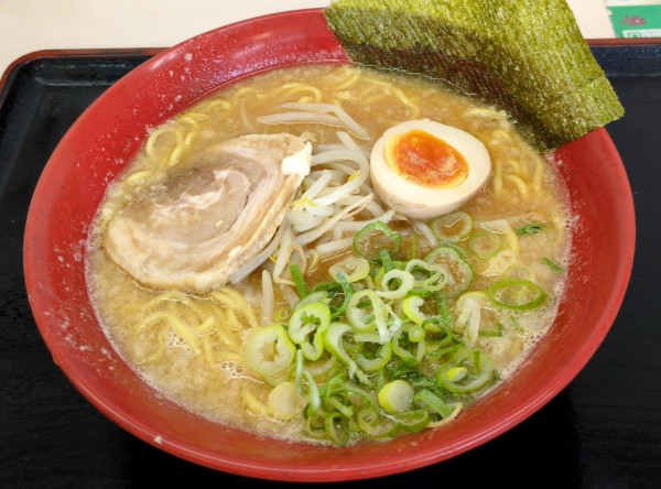 「にんたま味噌ラーメン」@にんたまラーメン ゆにろーず 大洗店の写真