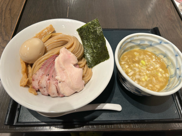 「特級龍介つけ蕎麦（中）」@特級鶏蕎麦 龍介 PLAY atre TSUCHIURA店の写真