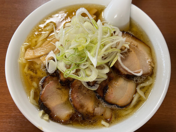 「豚バラチャーシューメン」@手打ちらーめん かえでの写真