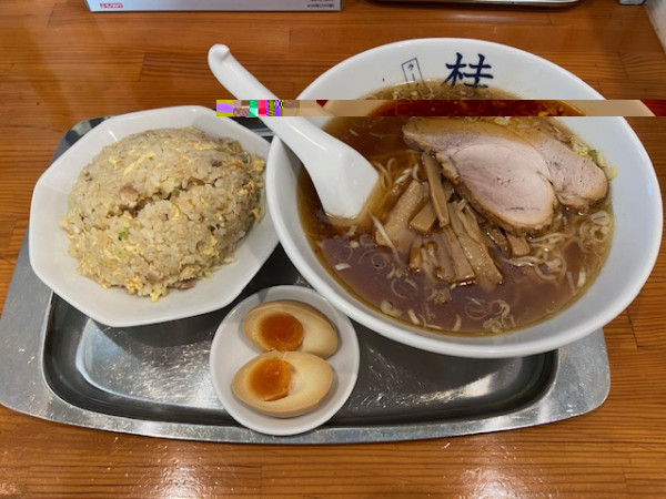 「ラーメン小＋煮卵＋半チャーハン」@煮干しだし醤油ラーメン 桂の写真