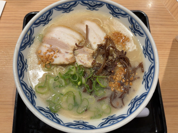 「博多ラーメン790円」@由○ 品川港南店の写真