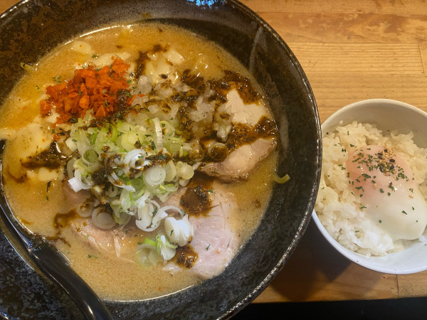 「みそカリーチーズ麺（温玉ライス付）　1300円」@獅子王の写真