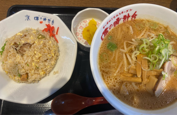 「Aラーメンセット　1090円」@味の時計台 麻生店の写真
