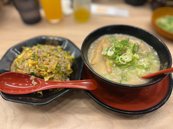 「ハーフセット」@うま屋ラーメン 天白店の写真