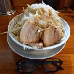 ラーメン(やわらかめ・野菜・油増し・ニンニク少し)