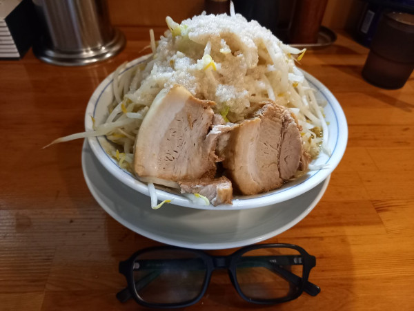 「ラーメン(やわらかめ・野菜・油増し・ニンニク少し)」@連の写真