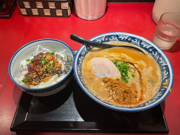 「佐蔵味噌ラーメン980円+佐蔵めし320円」@麺匠 佐蔵の写真