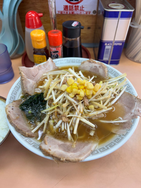 「ネギチャーシュー　半ライス」@ニューラーメンショップの写真