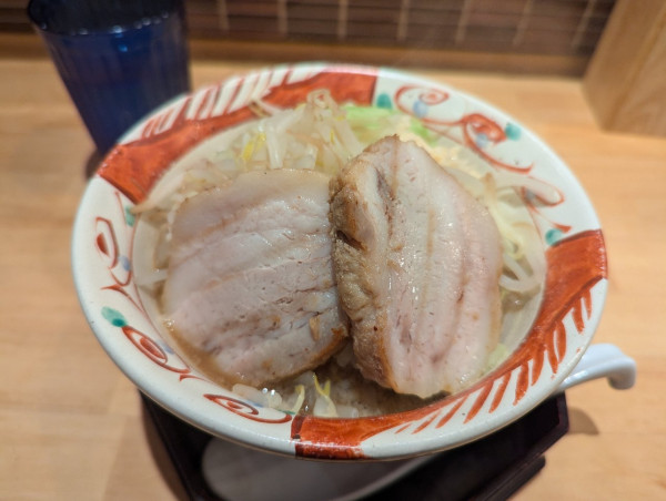 「豚ラーメン　小200㌘900円」@小麦と鈴の写真
