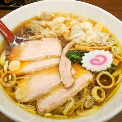 ワンタン麺（1220円）