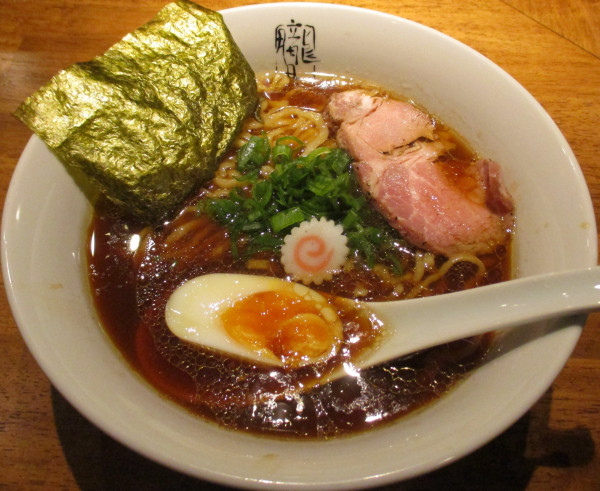 「シャモの醤油中華蕎麦 1000円」@鶏出汁 朧月夜(【旧店名】麺屋まこと)の写真