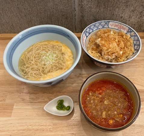 「釜揚げ海老味噌酸辣つけ麺 天玉丼セット 1,200円。」@神の海老天ラーメンの写真