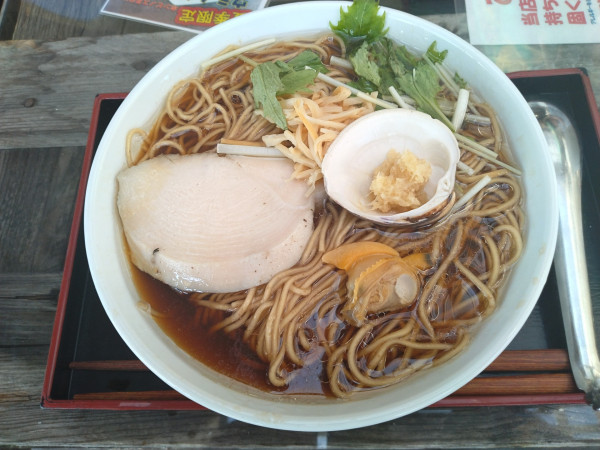 「貝出汁旨味ソバ(醤油)¥990-」@ラーメン ウミノイロの写真