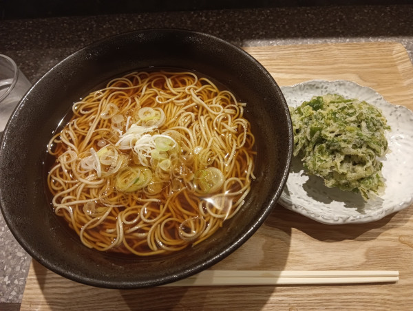 「春菊そば(¥540)」@文殊 大手町店の写真