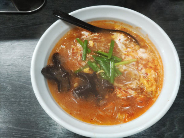 「辛麺レギュラー900円」@辛麺 三郎の写真