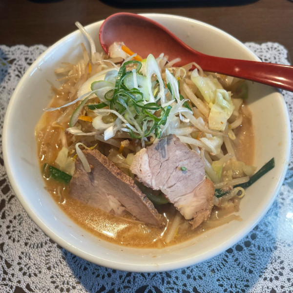 「みそラーメン+ｗ野菜+半ライス」@北海道らーめん なまら 阿見店の写真