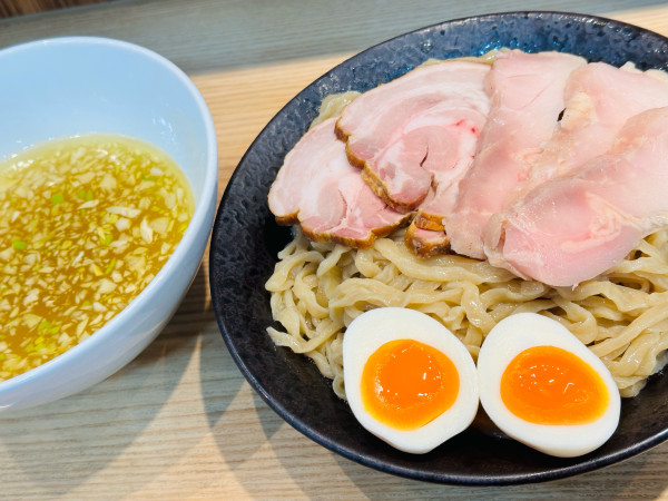 「しおつけ麺全部入り 1,600円 特盛 400円」@しおらーめん進化 2ndの写真