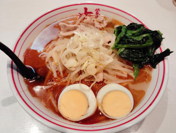 「塩卵麺＋ほうれん草」@蒙古タンメン 中本 高田馬場店の写真