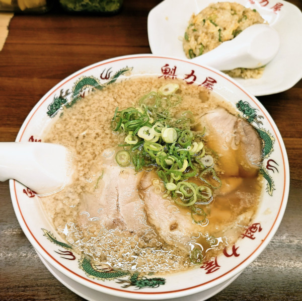「特製醤油ラーメン＋焼きめし定食」@ラーメン魁力屋 三郷店の写真