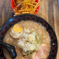 ゴルジらー麺　辛ネギトッピング