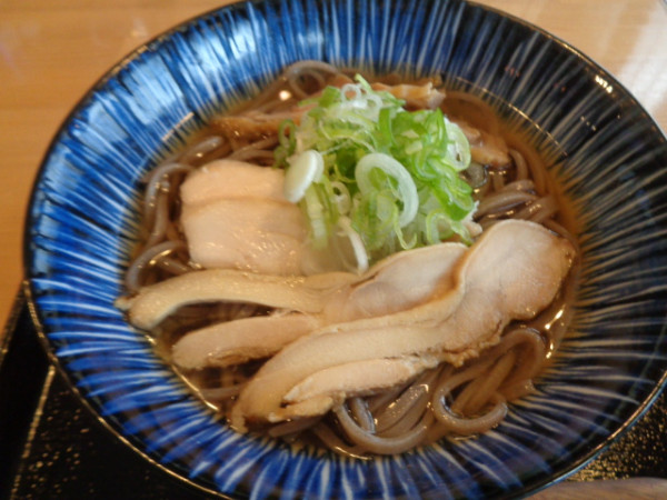 「冷たい肉蕎麦 880円」@山形肉蕎麦 あおいの写真