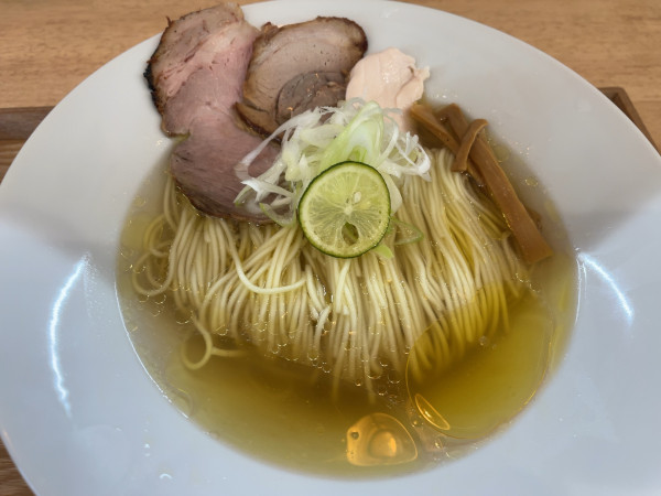 「地鶏貝塩らぁ麺:850円（+茶碗蒸し:300円）」@麺や えねるの写真
