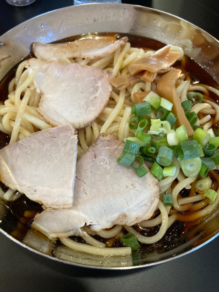 「冷やし中（1.５玉）¥900、おにぎり¥100」@中華そば さるぱぱの写真