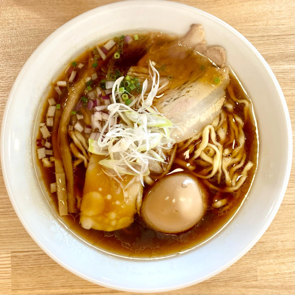 「鶏醤油拉麺 ¥830円（味玉サービスCP）」@鶏醤油拉麺専門店そうわの写真