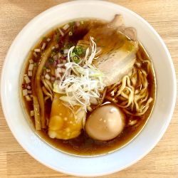 鶏醤油拉麺 ¥830円（味玉サービスCP）