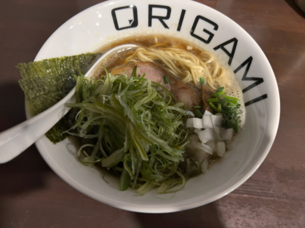 「煮干そば（+鳴門産茎ワカメ）」@麺屋 ORIGAMIの写真