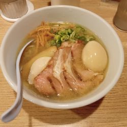 中華そば塩（トッピングあり）