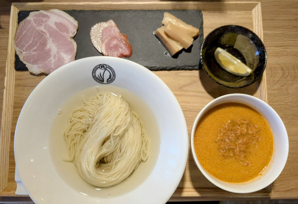 「冷やしエビ汁昆布水つけ麺1500円」@麺処 鶴舞屋の写真