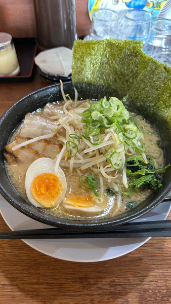 「ごちそうラーメン」@横濱家系とんこつらーめん 中村家の写真