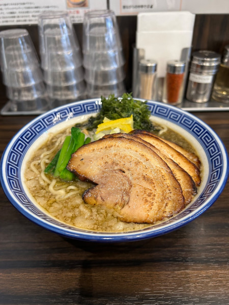 「烏賊背脂煮干し中華そば　替え玉」@錦糸町中華そば さん式の写真