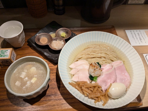 「特製帆立の昆布水つけ麺 白 1600円 大盛150円」@Tokyo Style Noodle ほたて日和の写真