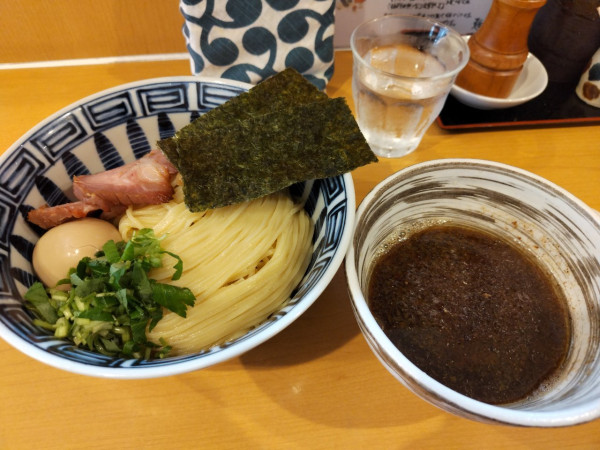 「鰹と煮干しの醤油つけ麺」@麺処 富士松の写真