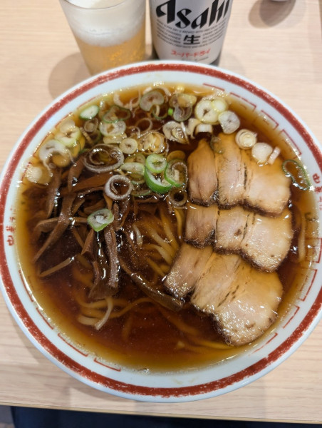 「【数量限定】津軽煮干しらーめん+瓶ビール」@田中そば店 浅草店の写真